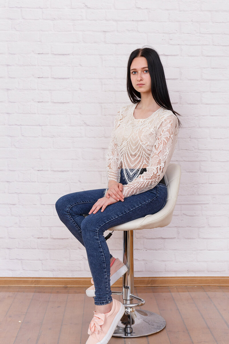 Милана, 25