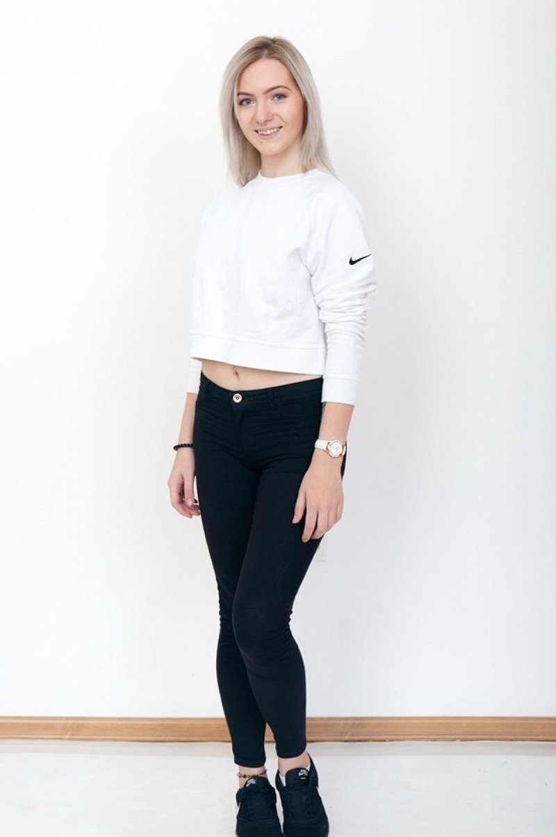Маша, 18